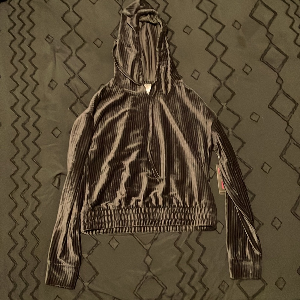 NOBO & No Boundaries, Black/gray cropped hoddie